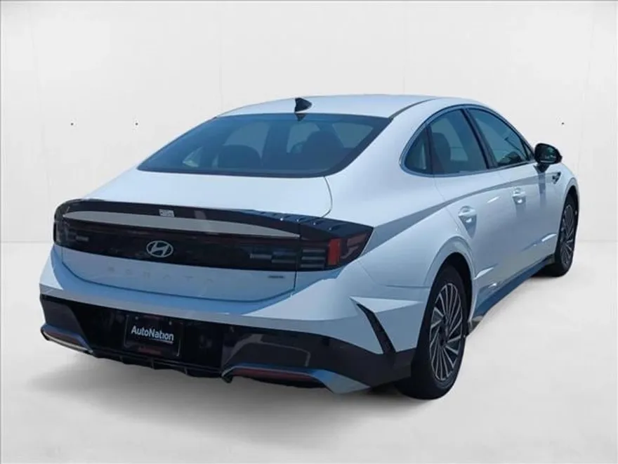 2024 Hyundai Sonata Hybrid SEL photo 1