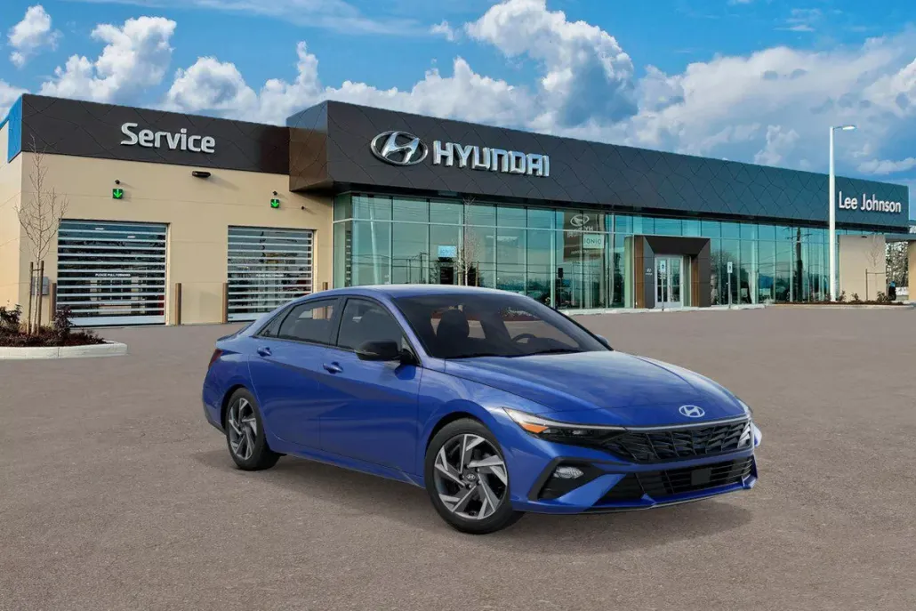 2025 Hyundai Elantra SEL Sport photo 1