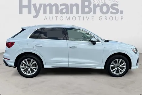 2022 Audi Q3 S line Premium Plus 45 TFSI photo 2