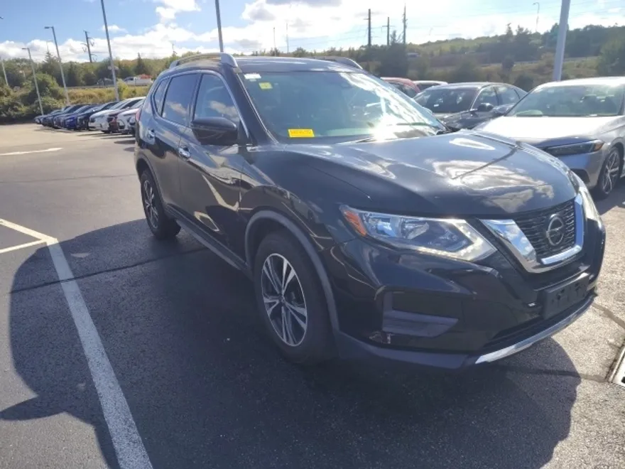 2019 Nissan Rogue SV photo 1