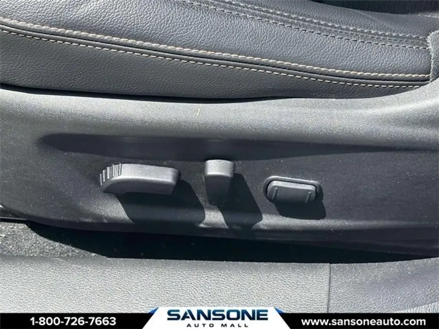 2022 Nissan Altima 2.5 SR photo 17
