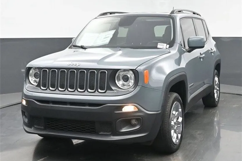 2017 Jeep Renegade Latitude photo 1