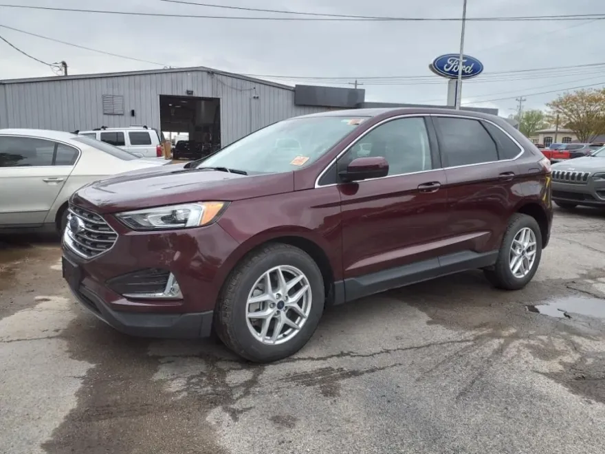 2022 Ford Edge SEL photo 1