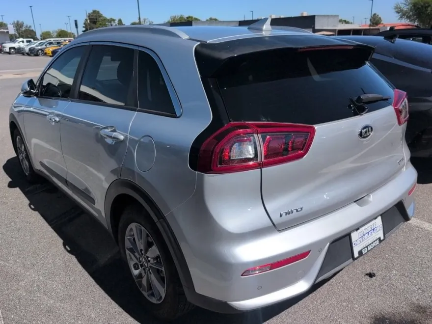 2018 Kia Niro EX photo 2