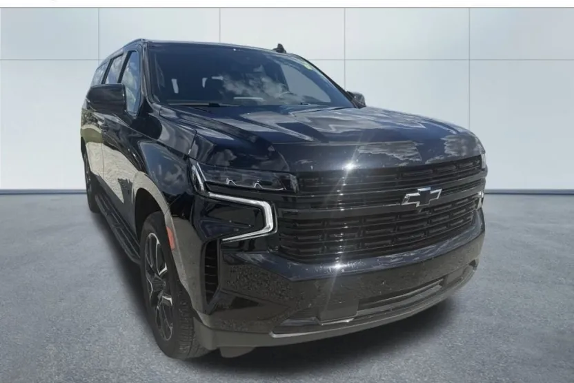 2023 Chevrolet Suburban RST photo 1