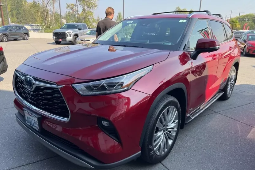 2023 Toyota Highlander Hybrid Platinum photo 1
