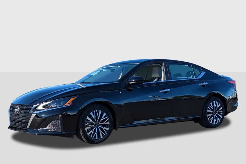 2025 Nissan Altima SV photo 1