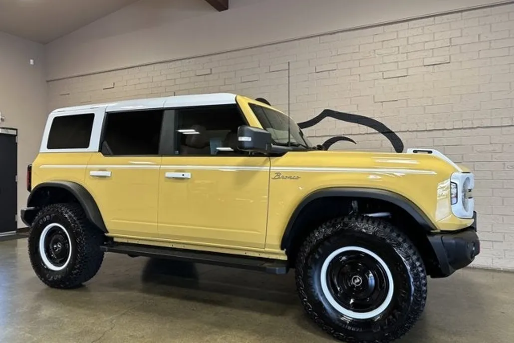 2023 Ford Bronco Heritage Limited First Edition photo 1