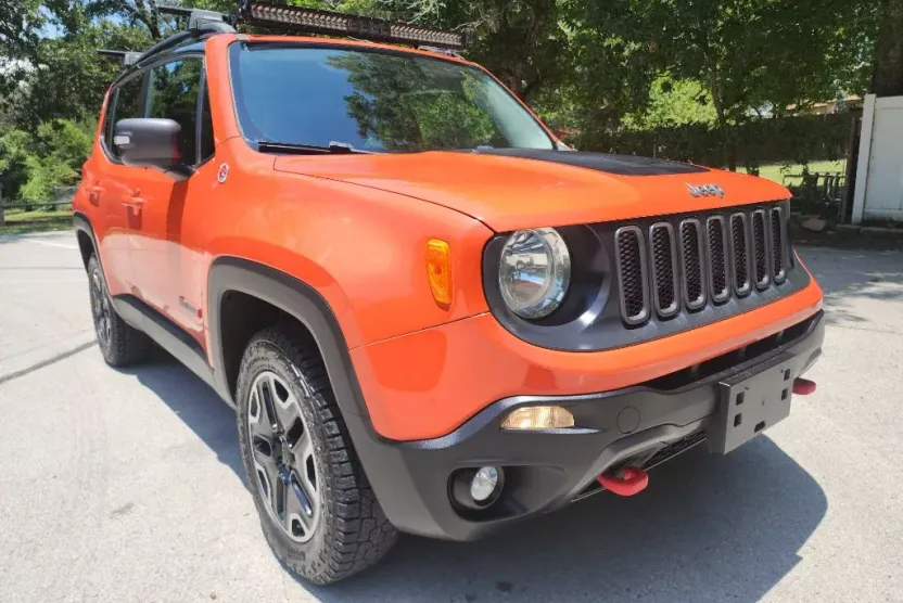 2016 Jeep Renegade Trailhawk photo 1