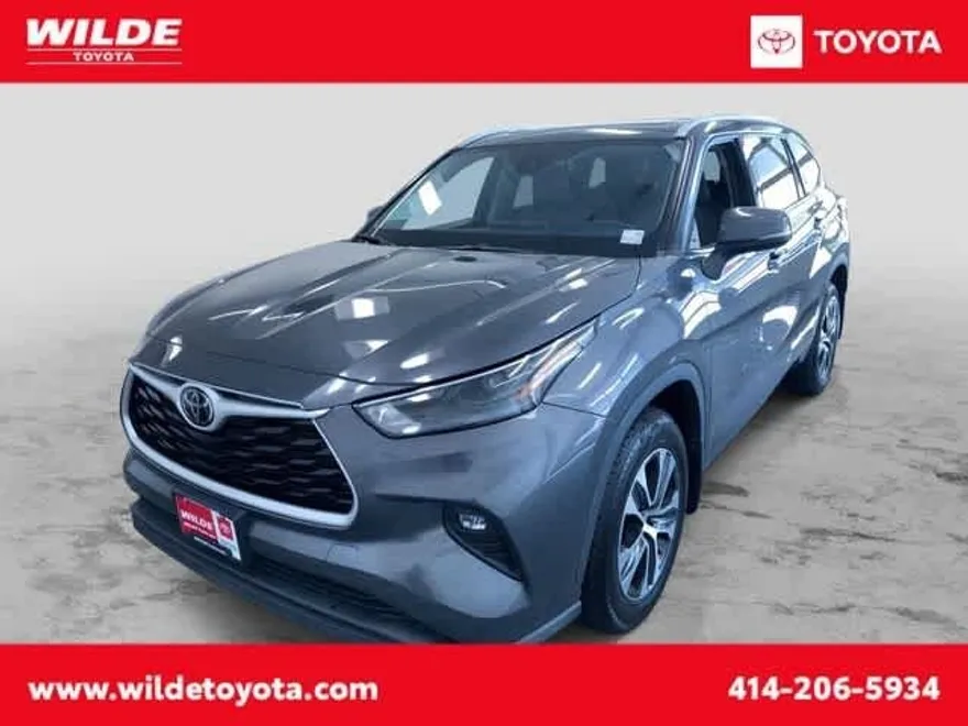 2022 Toyota Highlander XLE photo 1