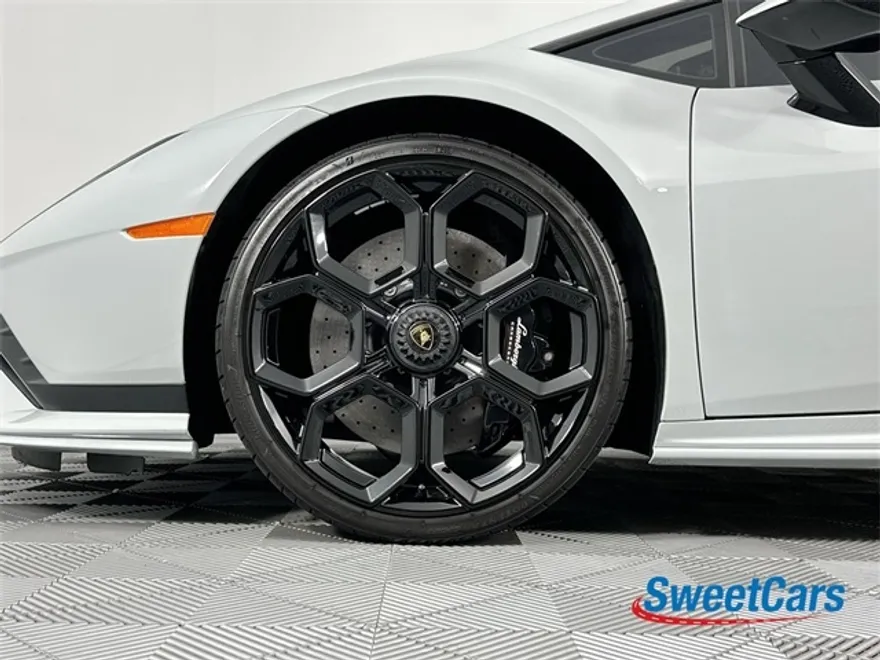 2023 Lamborghini Huracan Tecnica photo 33