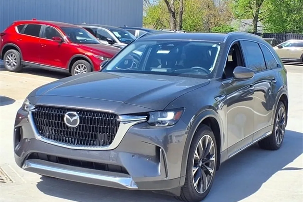 2024 Mazda CX-90 Premium photo 1