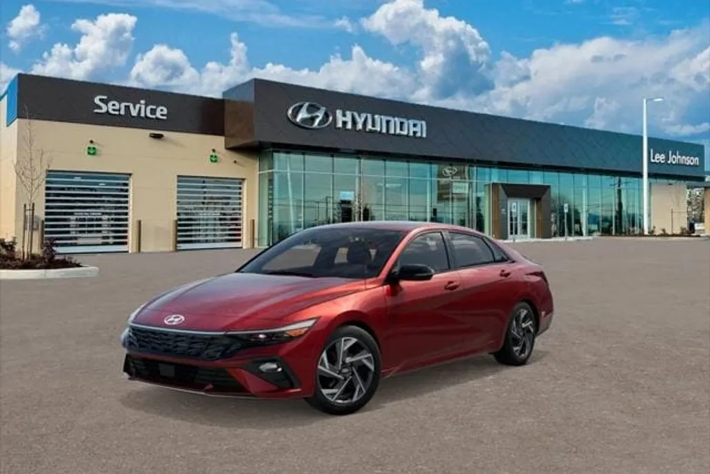 2025 Hyundai Elantra SEL Sport photo 1