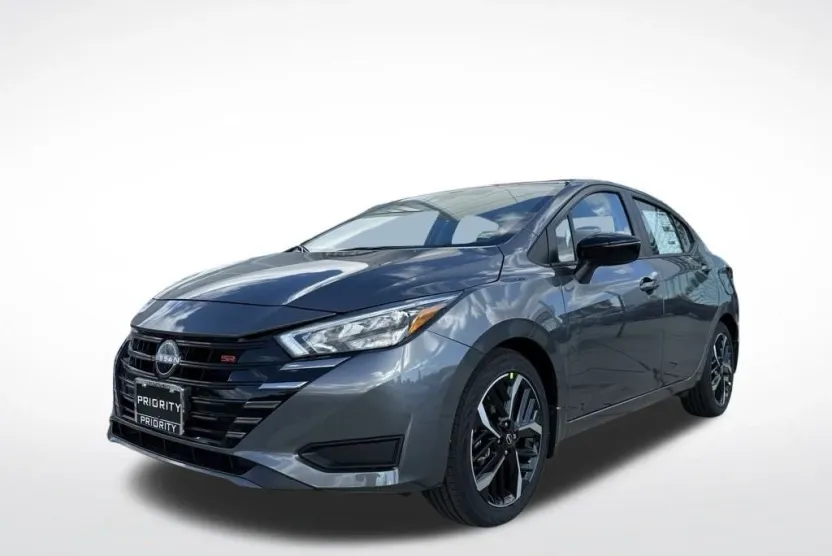 2025 Nissan Versa SR photo 1