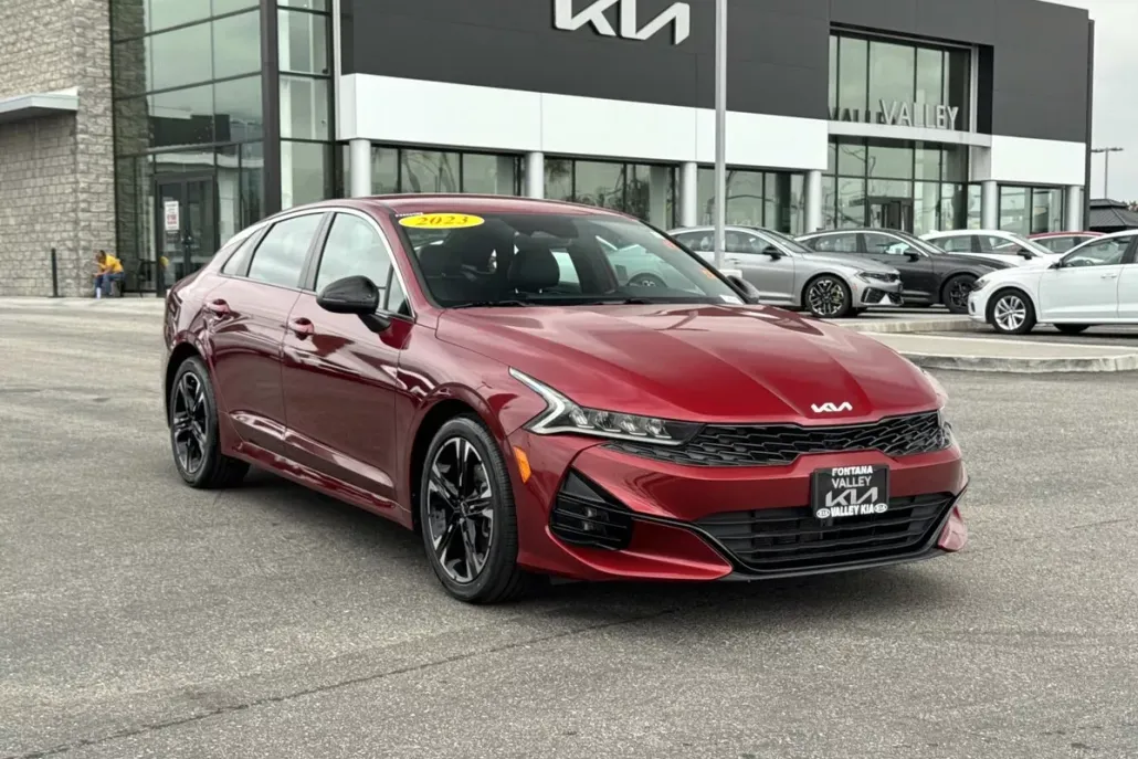 2022 Kia K5 GT-Line photo 1