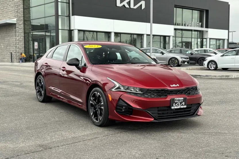 2022 Kia K5 GT-Line photo 1