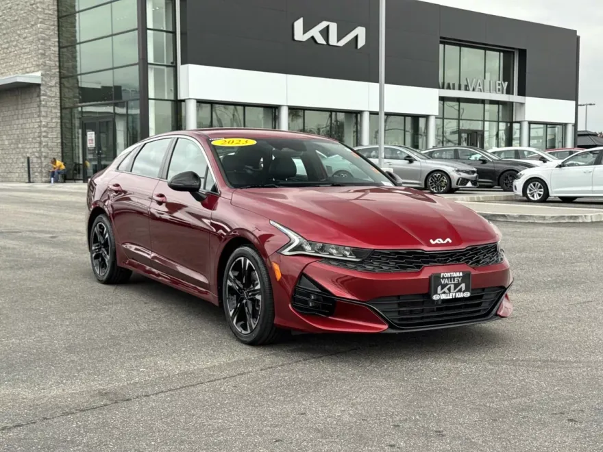 2022 Kia K5 GT-Line photo 1