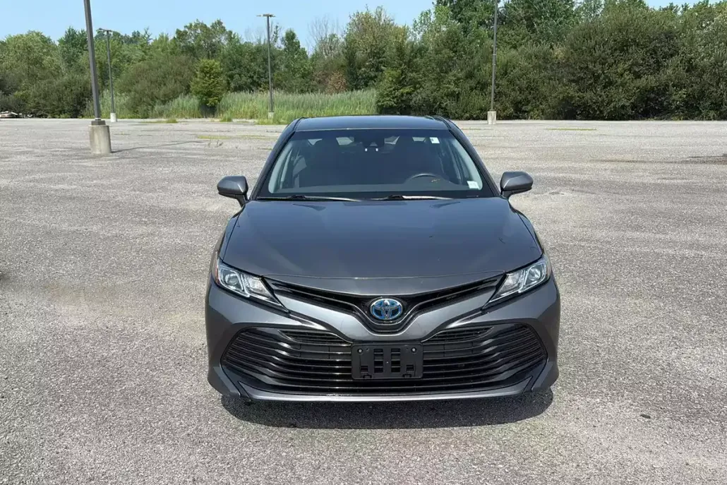 2020 Toyota Camry Hybrid LE photo 1