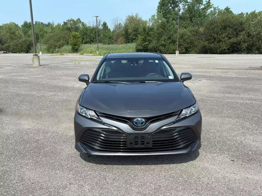 2020 Toyota Camry Hybrid LE photo 1