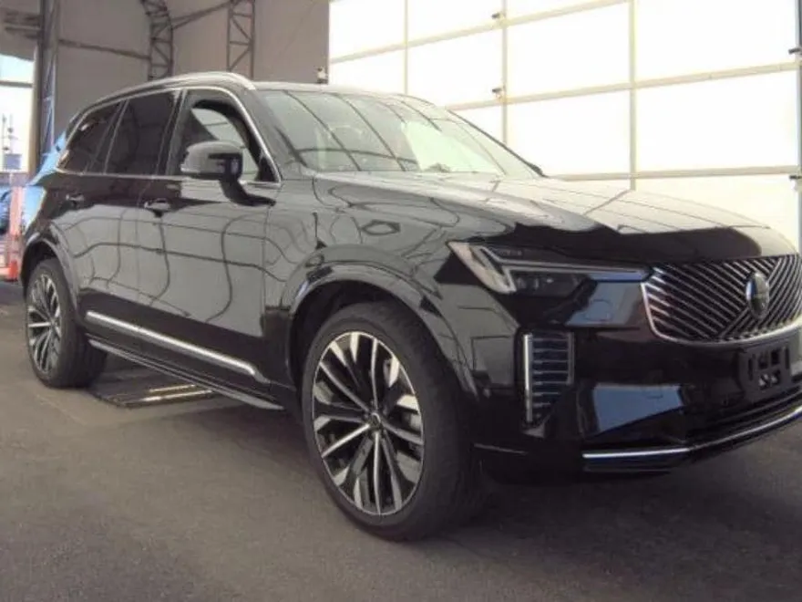 2025 Volvo XC90 Plus photo 1