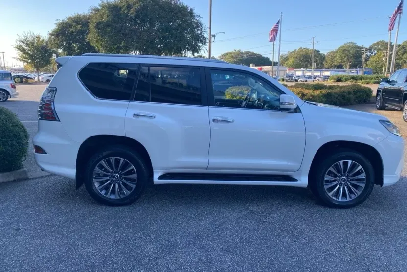 2022 Lexus GX 460 Luxury photo 1