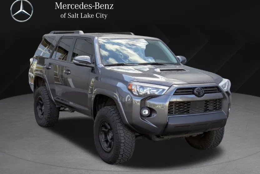 2023 Toyota 4Runner TRD photo 1