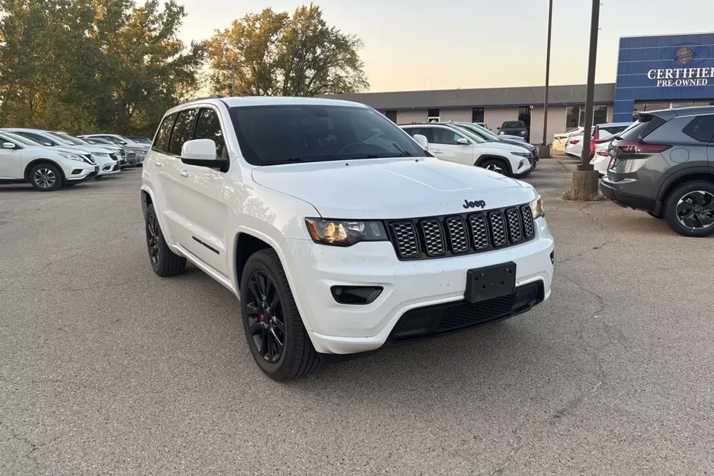 2019 Jeep Grand Cherokee Laredo photo 1