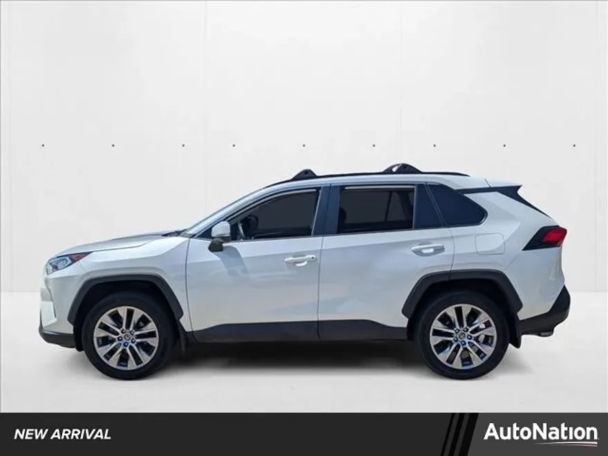 2021 Toyota RAV4 XLE Premium photo 1
