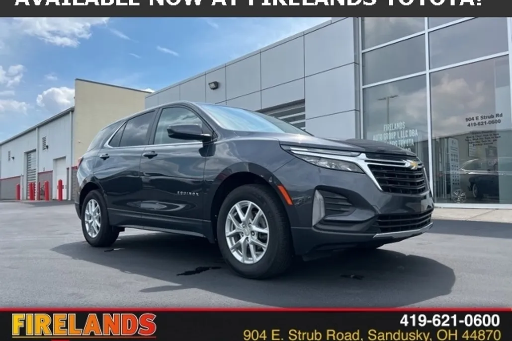 2023 Chevrolet Equinox LT photo 1