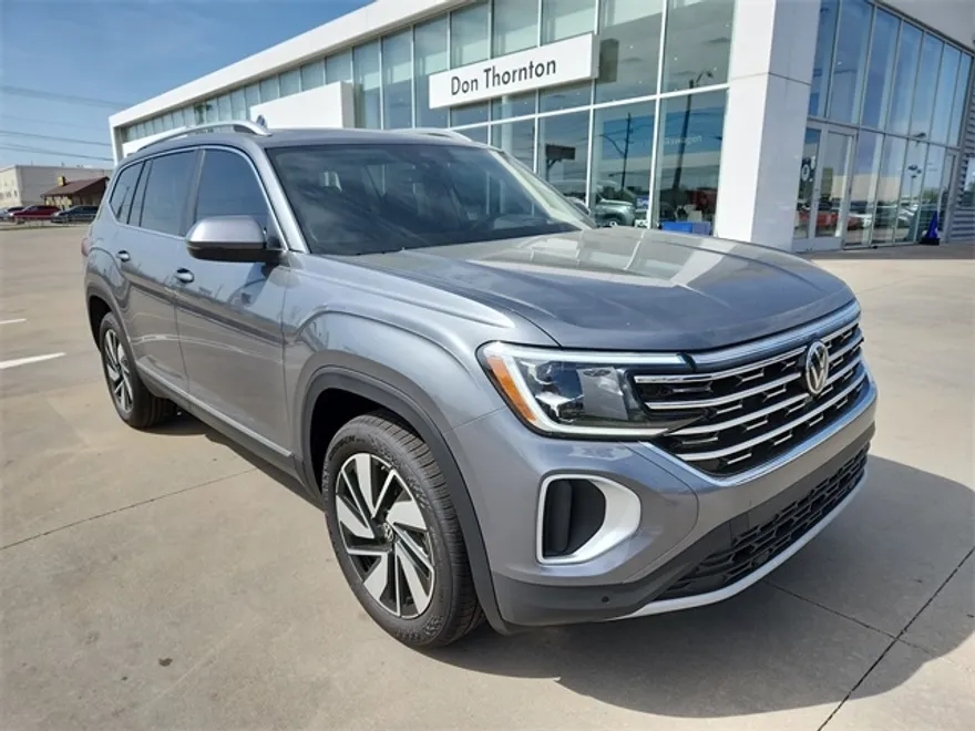 2025 Volkswagen Atlas SEL photo 1