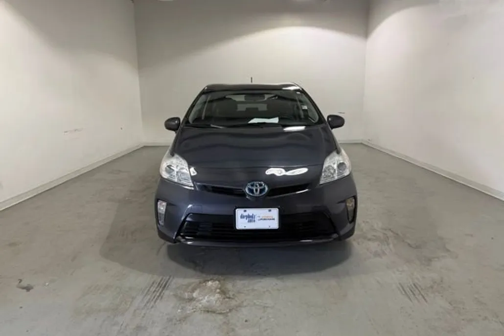 2013 Toyota Prius One photo 1
