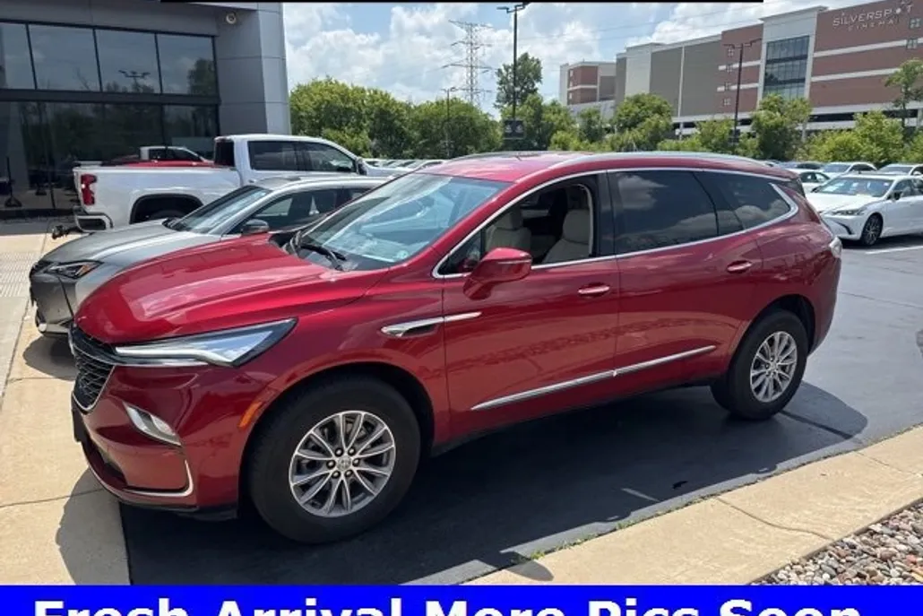 2024 Buick Enclave Essence photo 1
