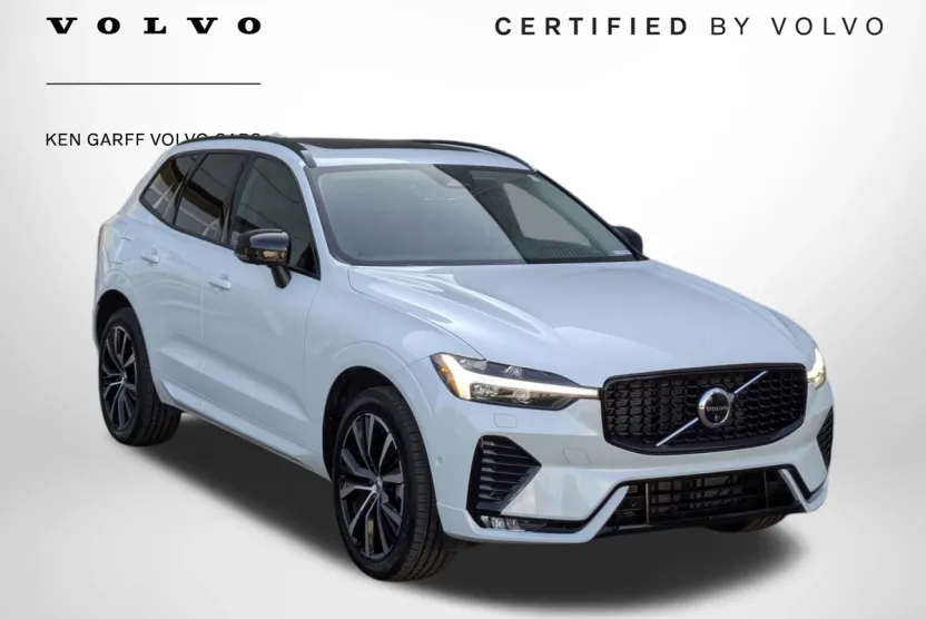 2025 Volvo XC60 Plus photo 1