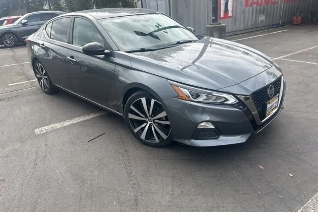 2020 Nissan Altima 2.5 SR photo 1