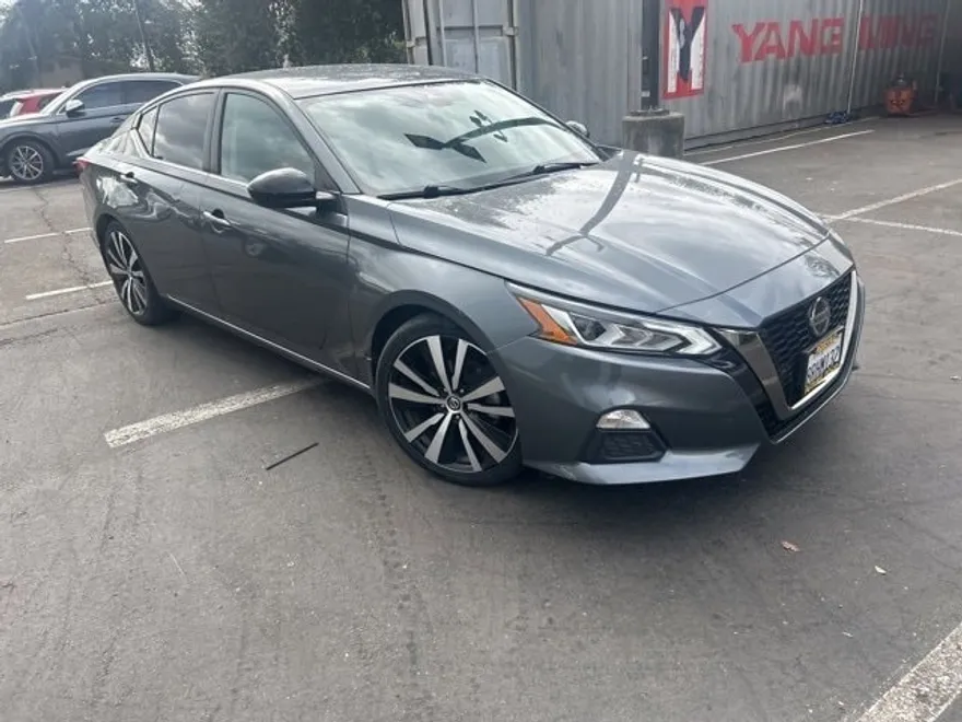 2020 Nissan Altima 2.5 SR photo 1