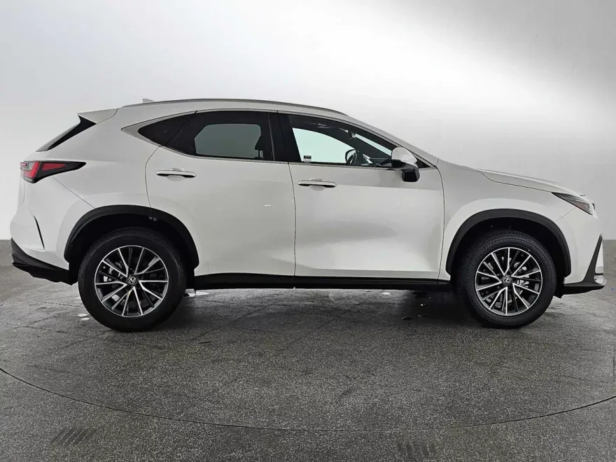 2023 Lexus NX Premium photo 1