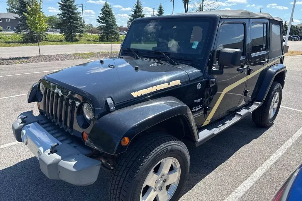 2009 Jeep Wrangler Unlimited Sahara photo 1