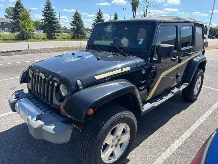 2009 Jeep Wrangler Unlimited Sahara photo 1