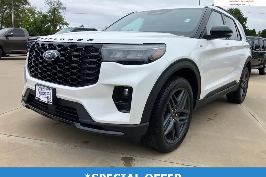 2025 Ford Explorer ST-Line photo 1