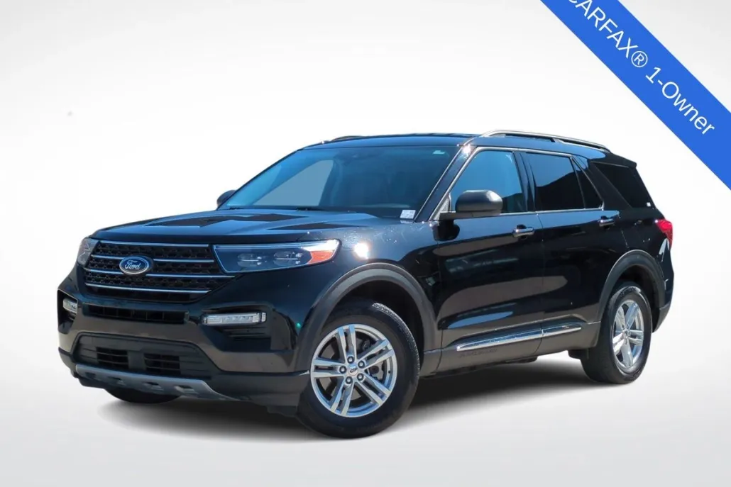 2023 Ford Explorer XLT photo 1