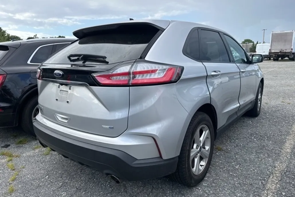 2019 Ford Edge SE photo 1