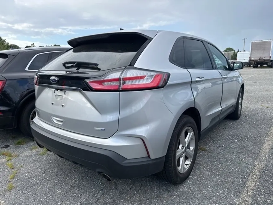 2019 Ford Edge SE photo 1