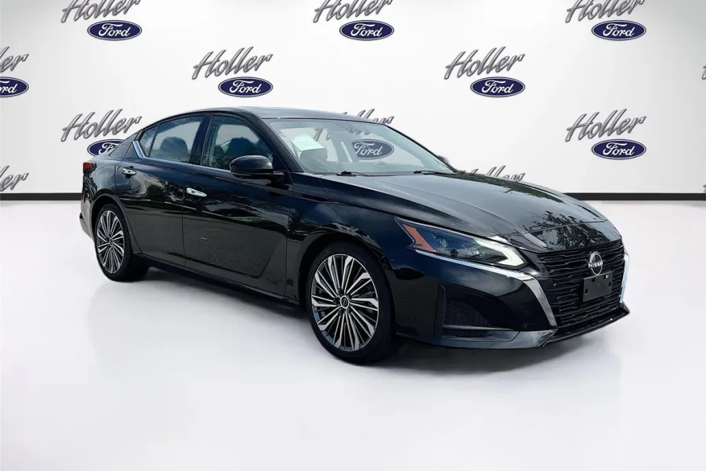 2023 Nissan Altima 2.5 SL photo 1
