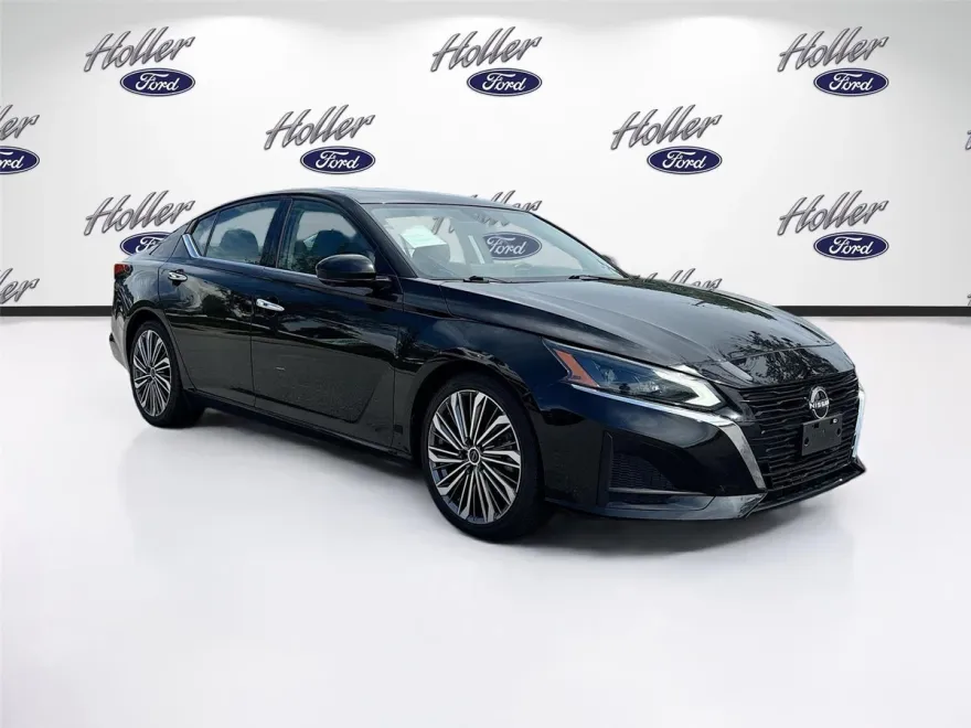 2023 Nissan Altima 2.5 SL photo 1