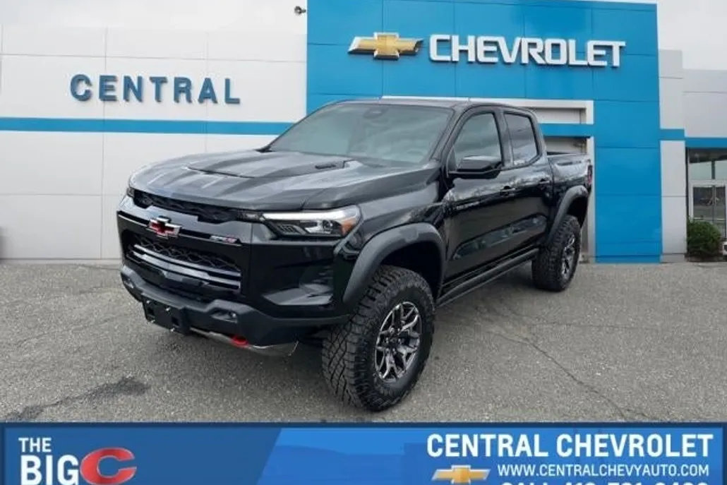 2025 Chevrolet Colorado ZR2 photo 1