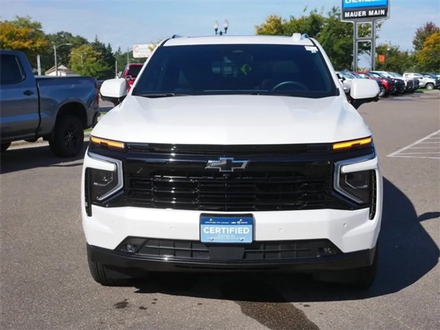 2025 Chevrolet Suburban RST photo 1