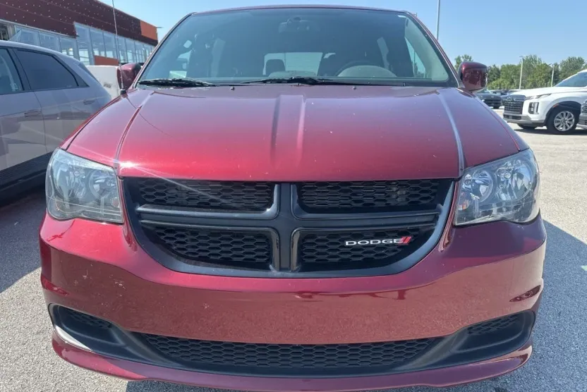 2017 Dodge Grand Caravan SE photo 1