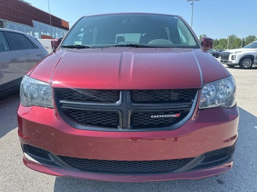 2017 Dodge Grand Caravan SE photo 1