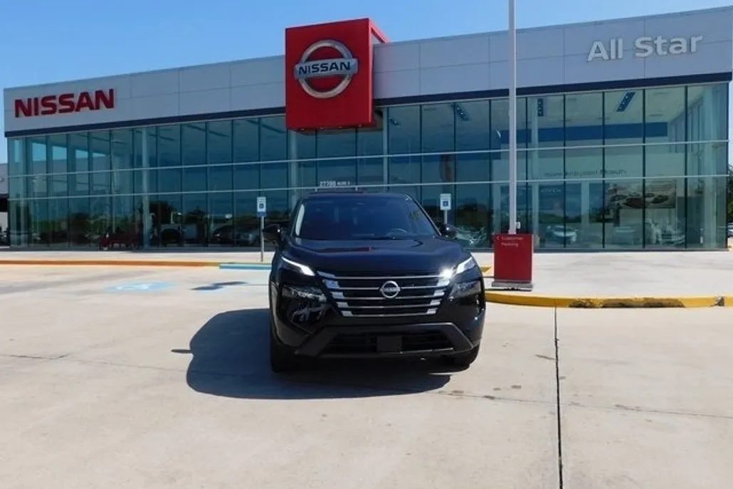 2025 Nissan Rogue SV photo 1