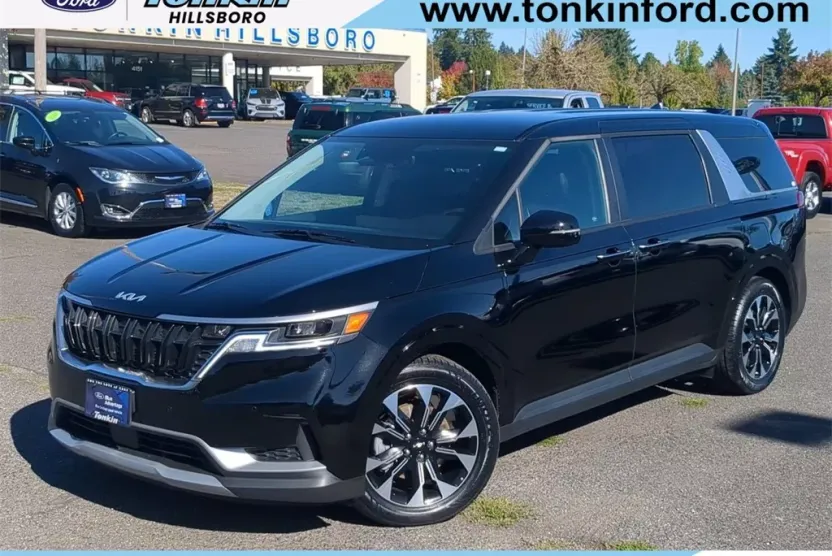 2024 Kia Carnival EX photo 1